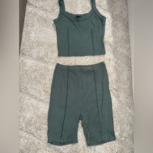 GREEN BRANDY DETAILED RIBBED SET new without a tag